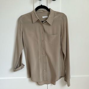 Equipment Blouse Tan Size Small 100% Silk